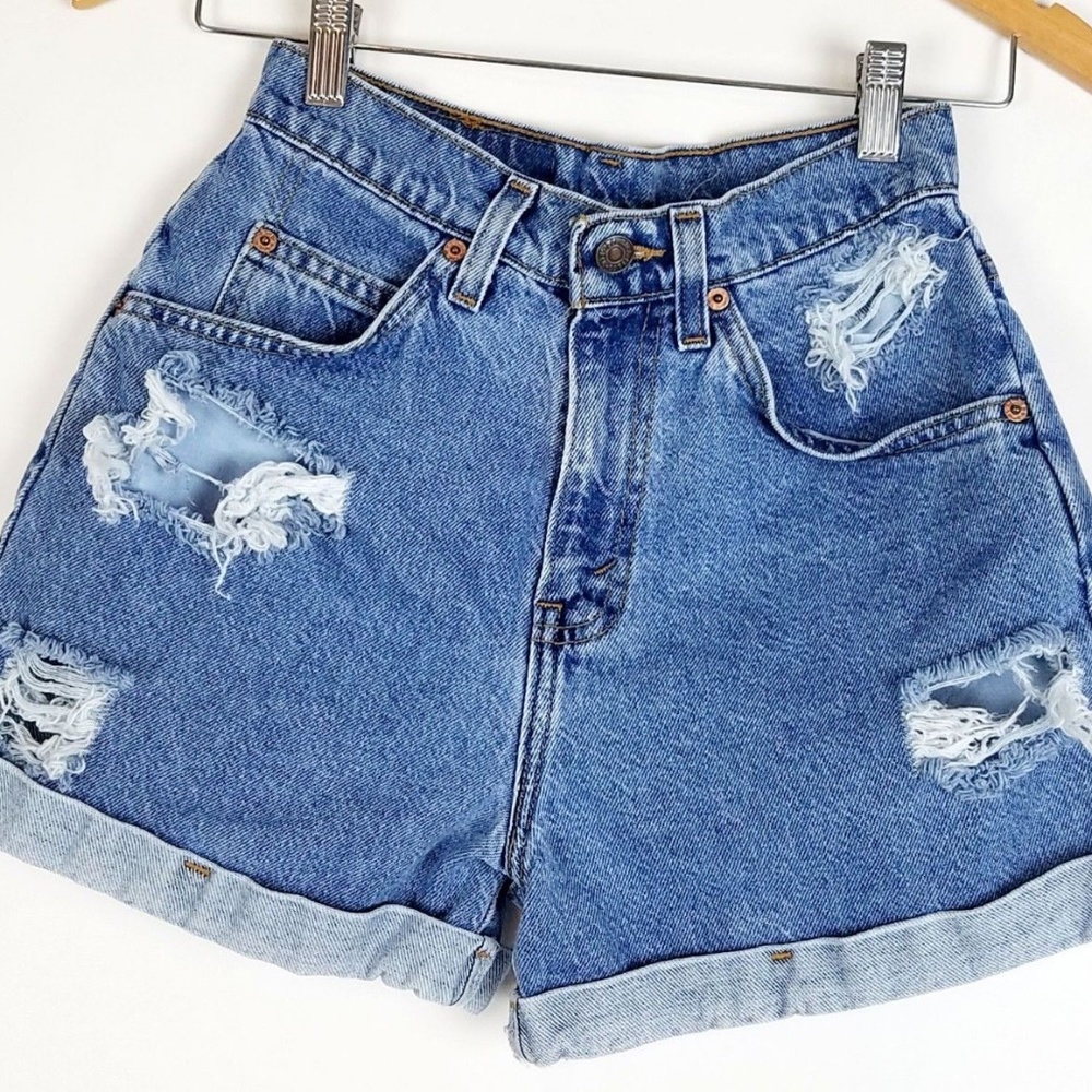 Levi's Woman's Shorts Size 3 Vintage High Waisted